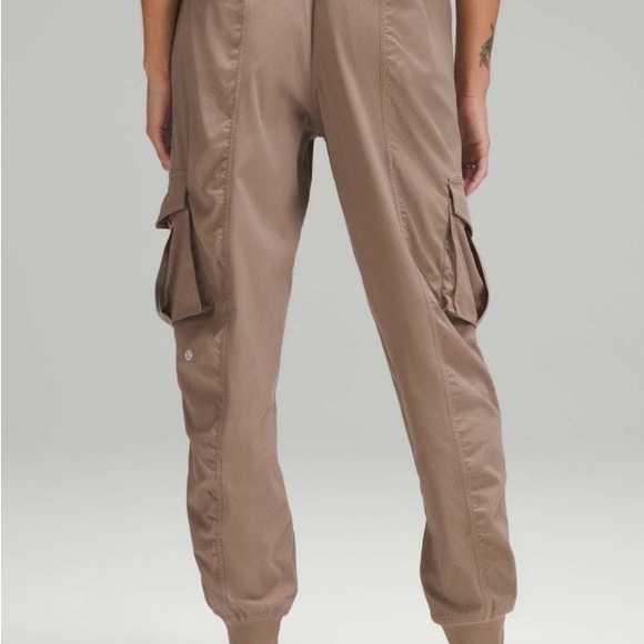 Lululemon Dance Small Studio Pants Relaxed Fit Mid Rise Cargo Jogger Taupetastic - Picture 2 of 11